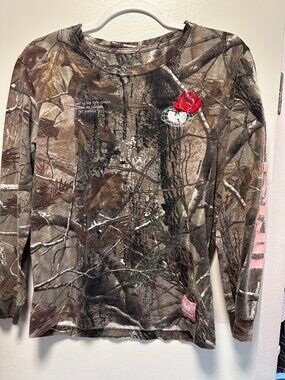 Wu Wear x Realtree Camo "Shaolin" Embroidered Rose Long Sleeve Tee - Size Small